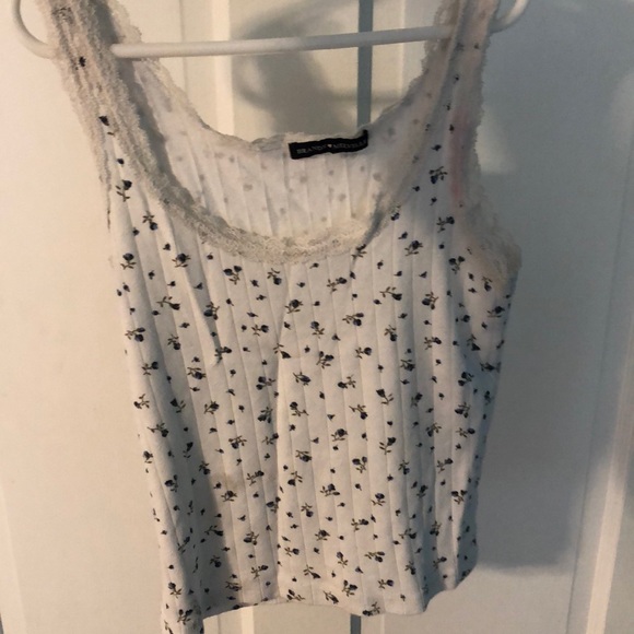Brandy Melville tank top NOT SOLD ONLINE. - Picture 6 of 6